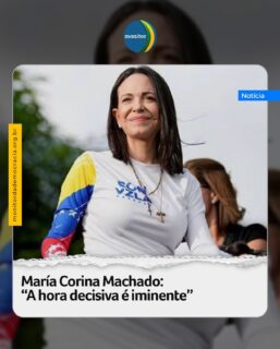 A líder da oposição venezuelana, María Corina Machado, divulgou uma nova mensagem em áudio dirigida a civis e militares que ainda cumprem ordens do regime de Nicolás Maduro.

Na gravação, intitulada “Aos que hoje executam as ordens infames do regime”, a vencedora do Nobel da Paz de 2025  faz um apelo direto aos que participam da repressão no país.

“O rugido desta terra que exige liberdade cresce e ressoa dentro e fora do país”, diz a líder opositora, que atribui a “30 milhões” de venezuelanos a decisão de se rebelar contra um “regime criminoso que está de saída”.

#mariacorinamachado #venezuela #monitordademocracia