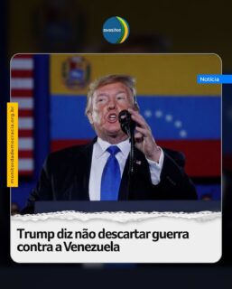 O presidente dos Estados Unidos, Donald Trump, disse que ainda considera a possibilidade de guerra com a Venezuela, segundo entrevista concedida à NBC News..

“Não descarto essa possibilidade, não”, declarou ele à NBC News em entrevista por telefone.

Trump também afirmou que haverá novas apreensões de petroleiros perto das águas venezuelanas, segundo a entrevista. Os EUA apreenderam um petroleiro sujeito a sanções na costa da Venezuela na semana passada.

“Se eles forem tolos o suficiente para continuar navegando, vão acabar voltando para um dos nossos portos”, continuou ele à NBC News.

#nbc #trump #monitordademocracia