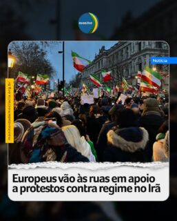 Milhares de pessoas foram às ruas neste domingo em cidades europeias para apoiar os protestos contra o regime no Irã. 

Em Londres, os atos começaram em frente à embaixada iraniana e avançaram até Downing Street, residência oficial do primeiro-ministro britânico. Manifestantes exibiam bandeiras iranianas anteriores à Revolução Islâmica de 1979. 

Em Paris, mais de 2 mil pessoas protestaram com bandeiras pré-1979 e palavras de ordem contra o regime iraniano. A polícia não permitiu a aproximação da embaixada. 

Em Istambul, a polícia turca impediu que dezenas de manifestantes — muitos deles iranianos exilados — que tentavam protestar diante do consulado do Irã. 

Em outras cidades, como Berlim, na Alemanha, e Haia, nos Países Baixos, exilados relataram medo por familiares no Irã.

#iran #europa #protestos #teerã #monitordademocracia