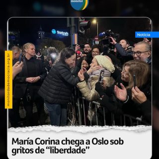 A líder da oposição venezuelana, María Corina Machado, chegou na madrugada desta quinta-feira, 11, a Oslo, capital da Noruega, onde sua filha, Ana Sosa, a representou na cerimônia de entrega do Prêmio Nobel da Paz de 2025.

Escondida há 16 meses, com o paradeiro mantido em segredo após a fraude eleitoral arquitetada pelo regime de Nicolás Maduro, María Corina desembarcou na capital norueguesa após uma complexa e sigilosa operação de evacuação.

Nas redes sociais, María Corina publicou um vídeo em que aparece, emocionada, na sacada de um hotel, enquanto é recebida por venezuelanos refugiados que entoavam gritos de “liberdade”.

#mariacorinamachado #venezuela #monitordademocracia